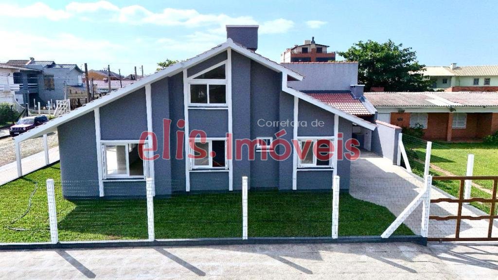 CASA 03 DORMITÓRIOS