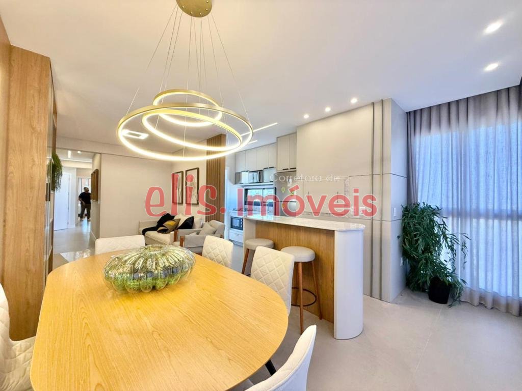 Apartamento 3 Dormitórios